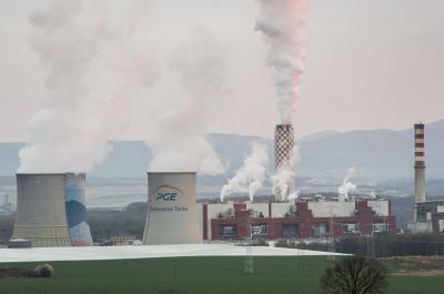 Do kiedy PGE będzie ogrzewać Bogatynię? Turów, demografia i standard AA1000 w centrum debaty